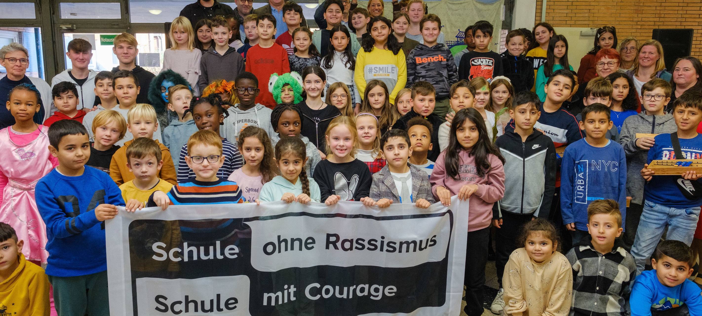 Grundschule wendet sich gegen Rassismus