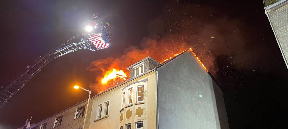 Feuerwehr löscht zwei Brände in der Innenstadt - mit Update