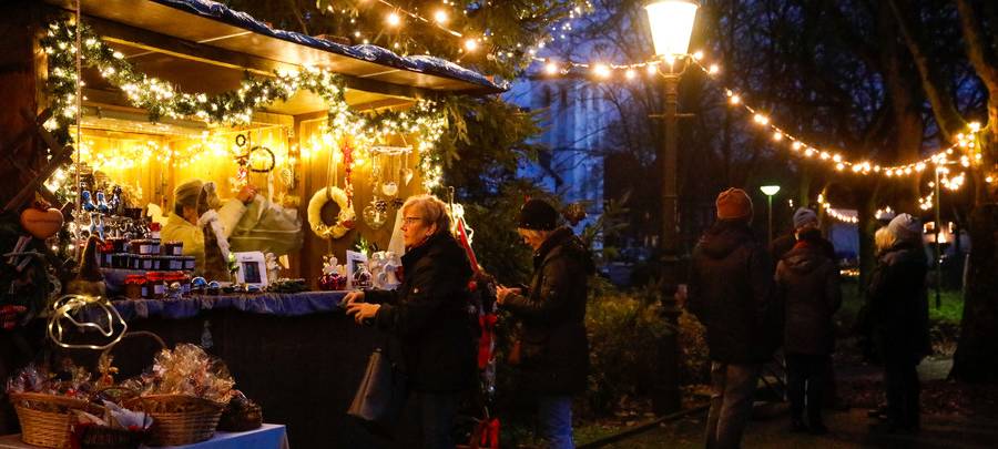 Weihnachtsmarkt am Kastell Holten beginnt
