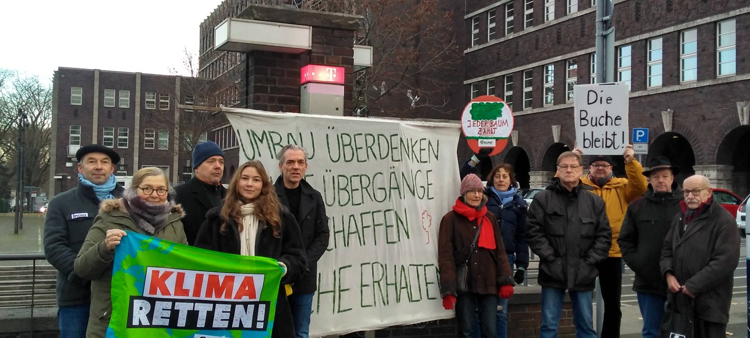 1200 Unterschriften für eine alte Buche