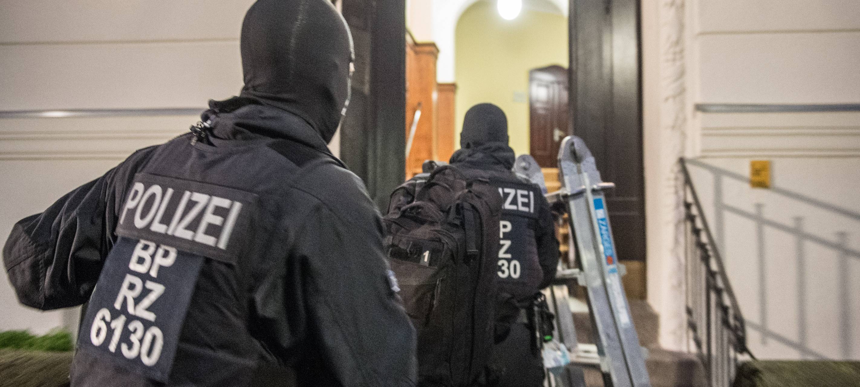 Hunderte Polizisten im Einsatz gegen Clan