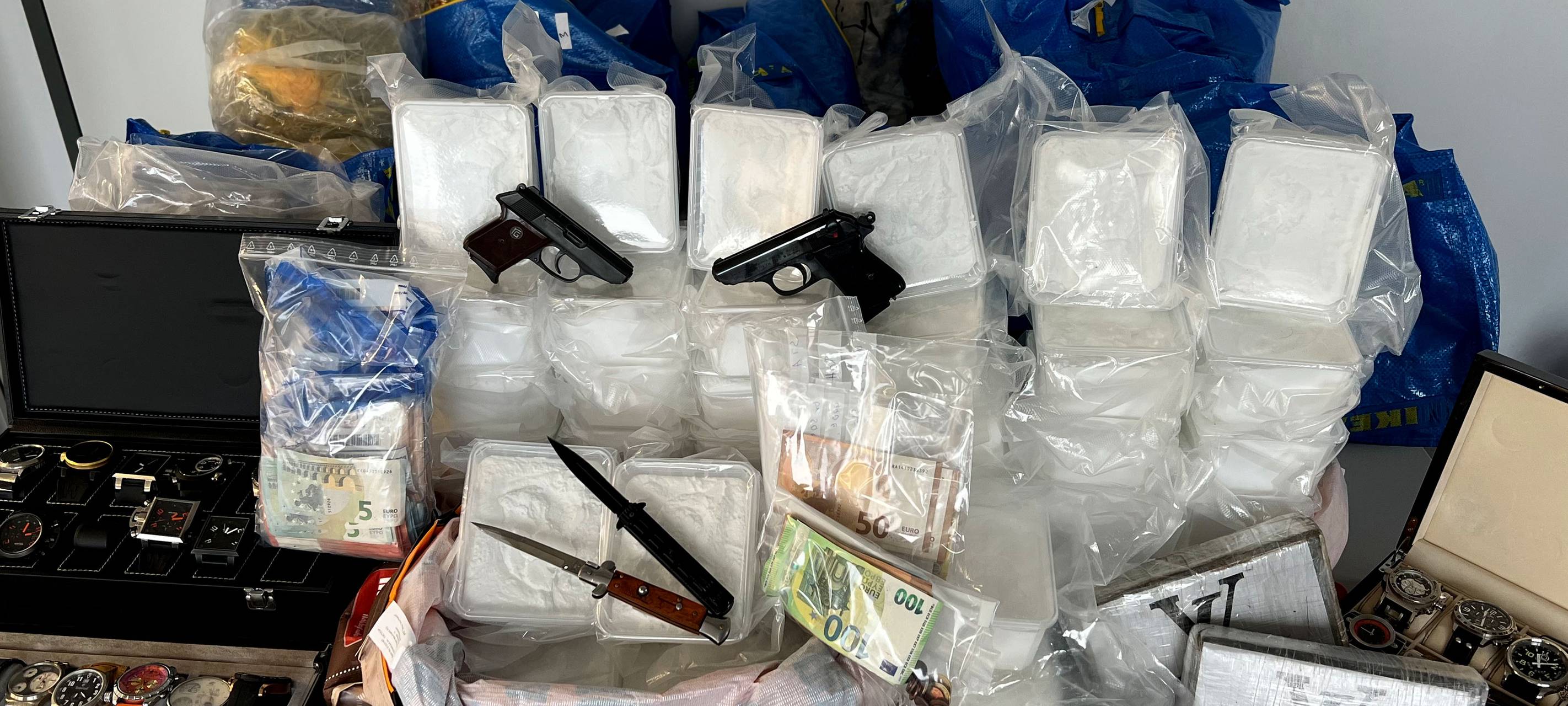 Polizei deckt Drogenbande mit Zentrale in Oberhausen auf