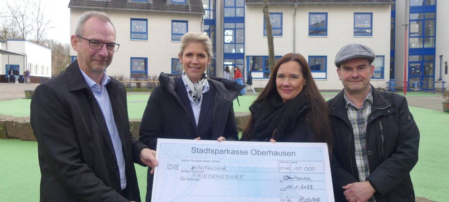 WBO spenden 10.000 Euro ans Friedensdorf