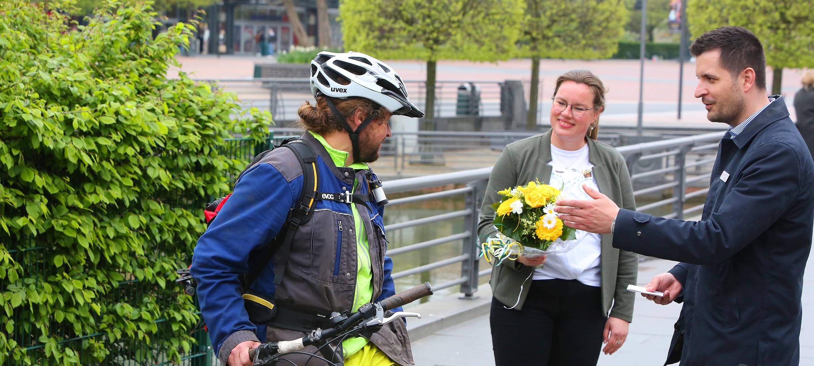 Radfahrer von besonderer "Leistung" überrascht
