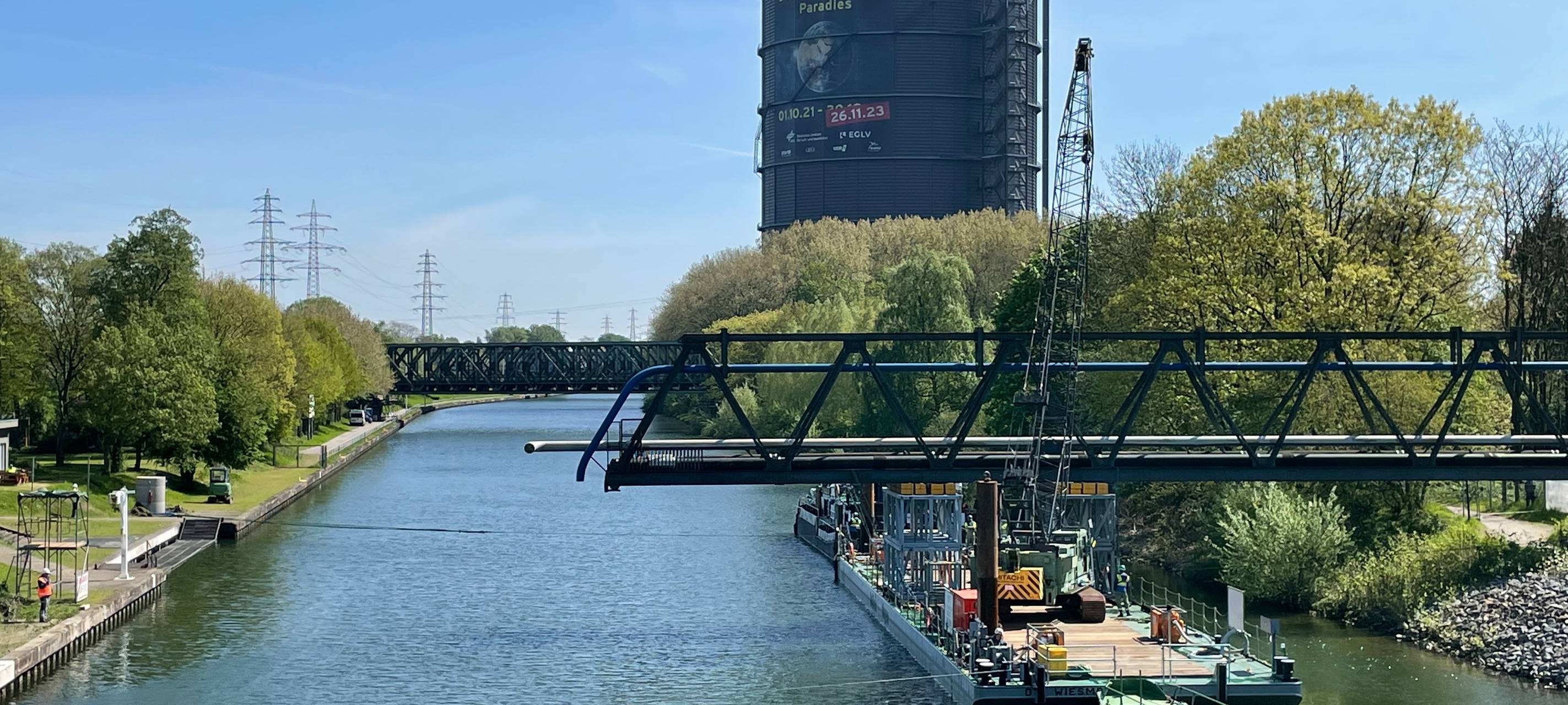 Abriss der alten Rohrleitungsbrücke läuft