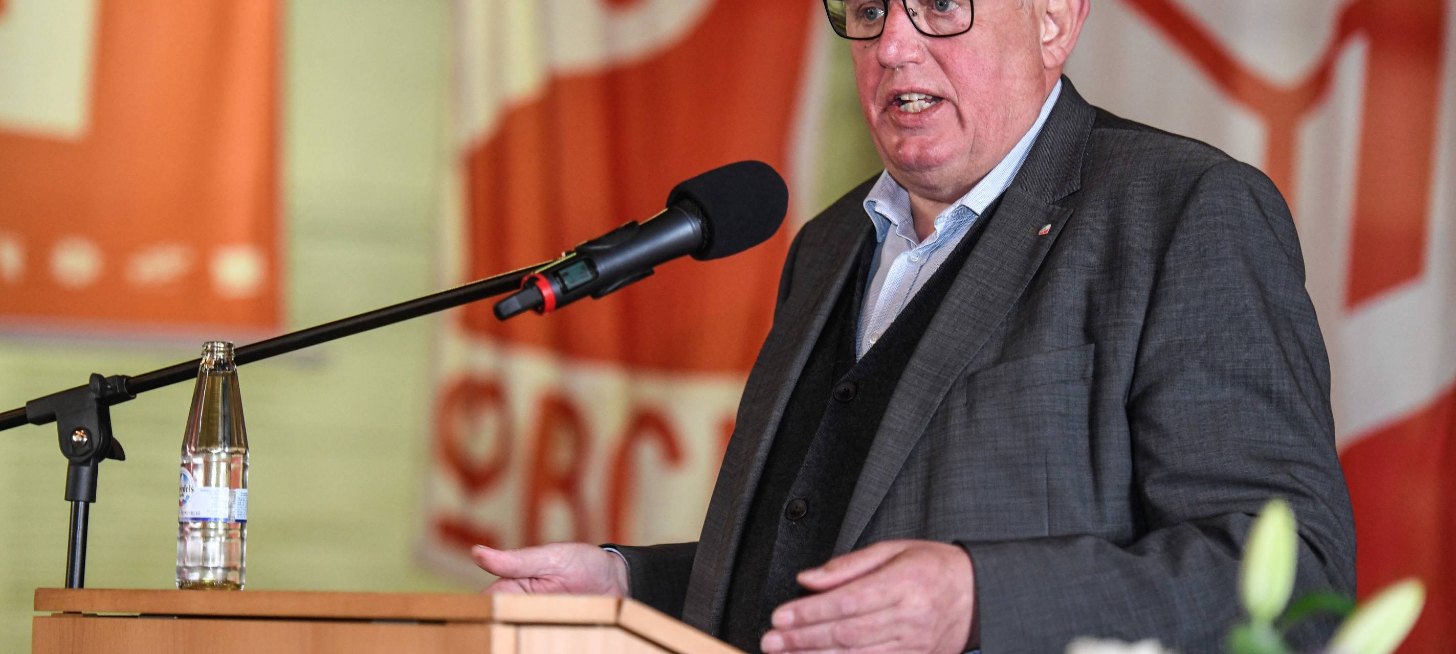 Langzeitarbeitslose und Fachkräfte Thema auf Konferenz