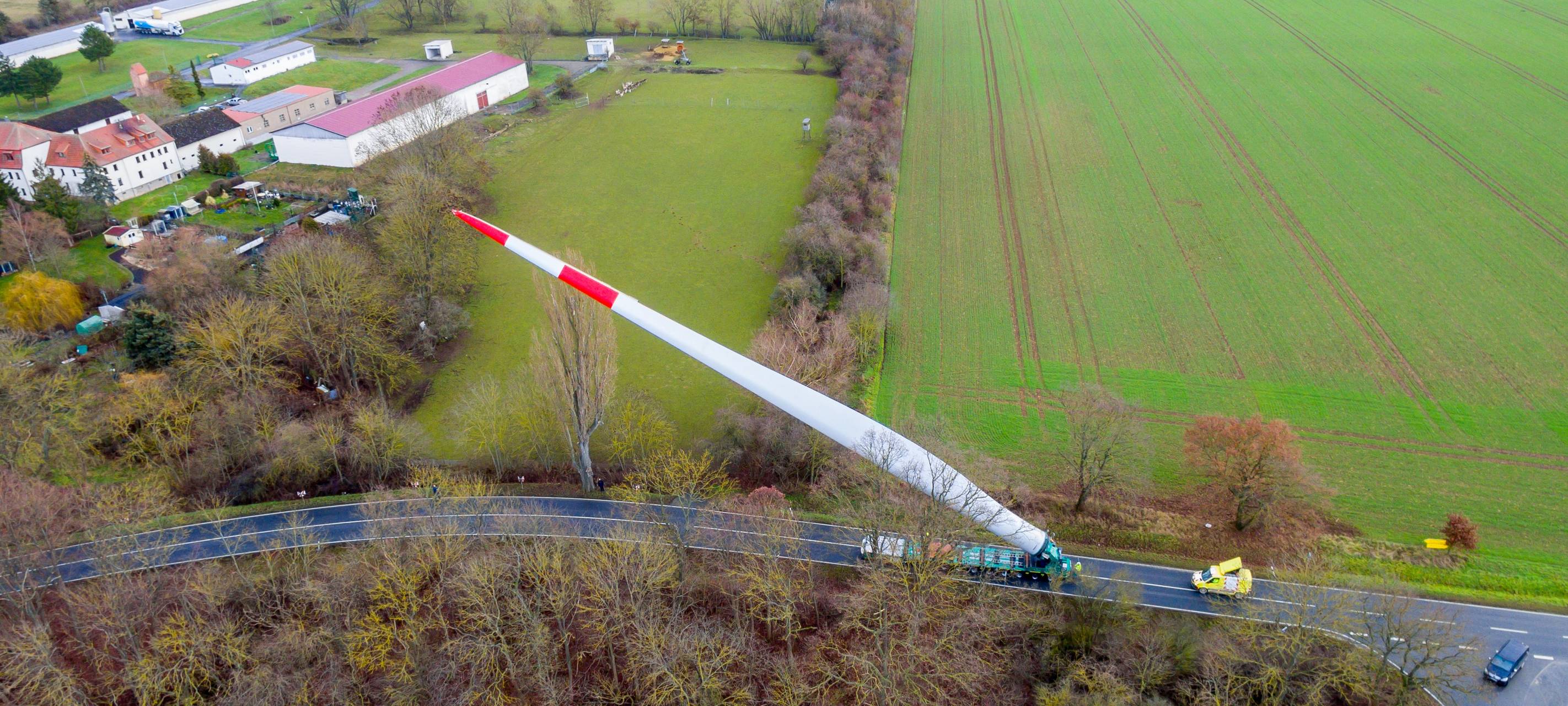 Nächtliche Sperrung für Schwertransport