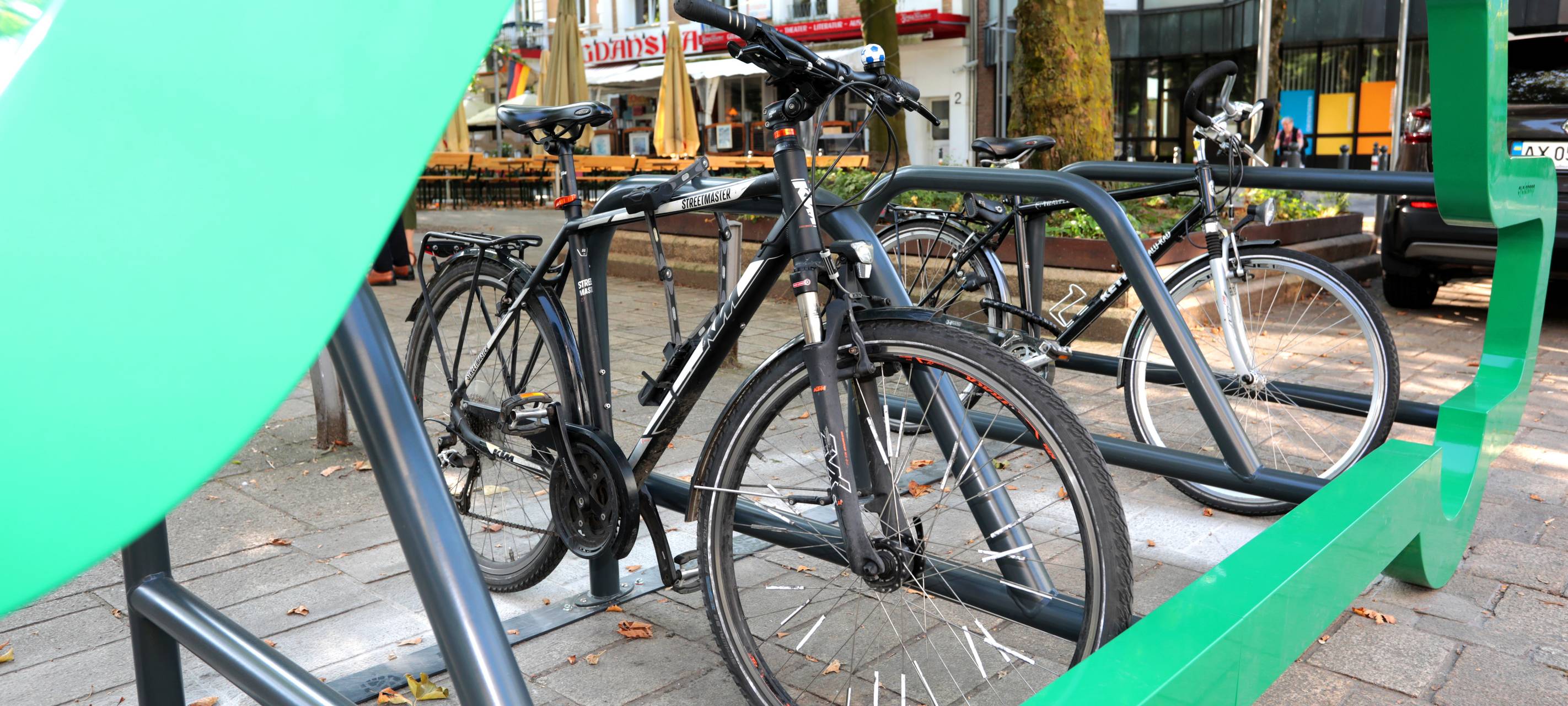 Radverkehr stärken: Neue Fahrradständer in der City