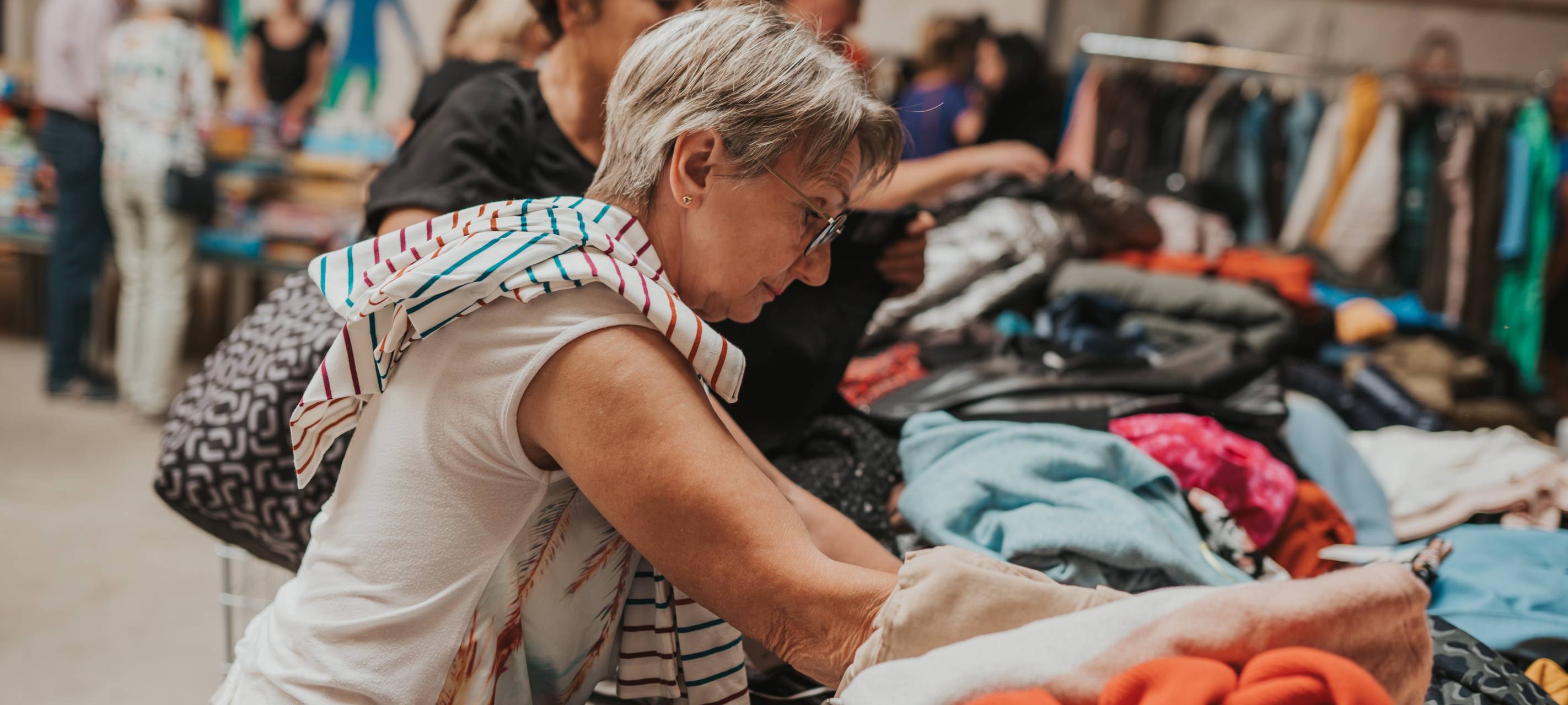 Kleider-Schnäppchen für den guten Zweck