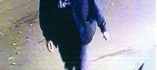 Fahndung: Jugendliche zünden Hotel-Mülltonnen in Essen an