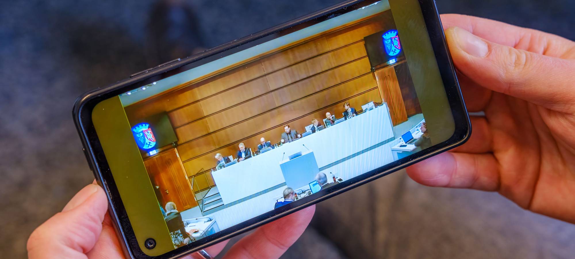 Erste Ratssitzung auf Youtube