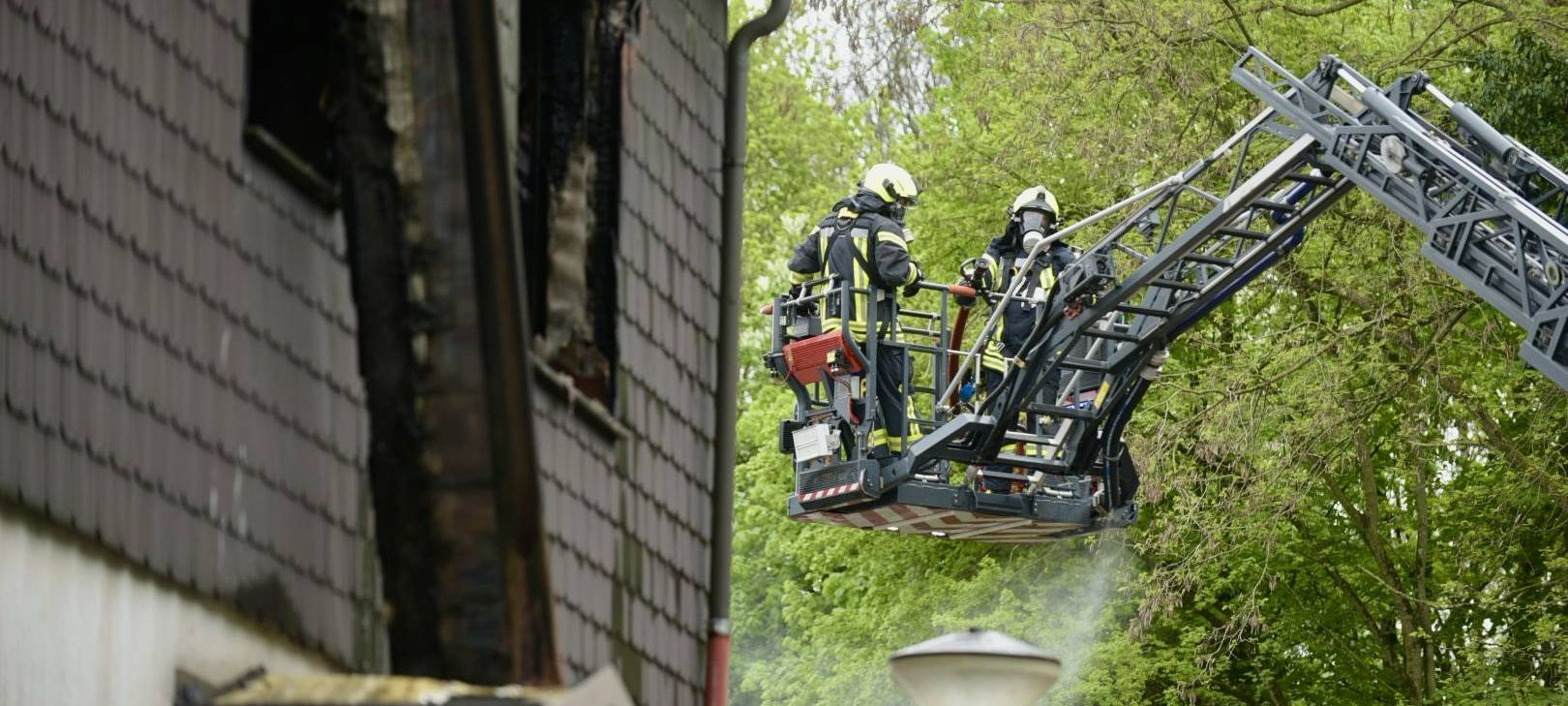 Bewohner wird nach Hausbrand weiter vermisst - MIT UPDATE