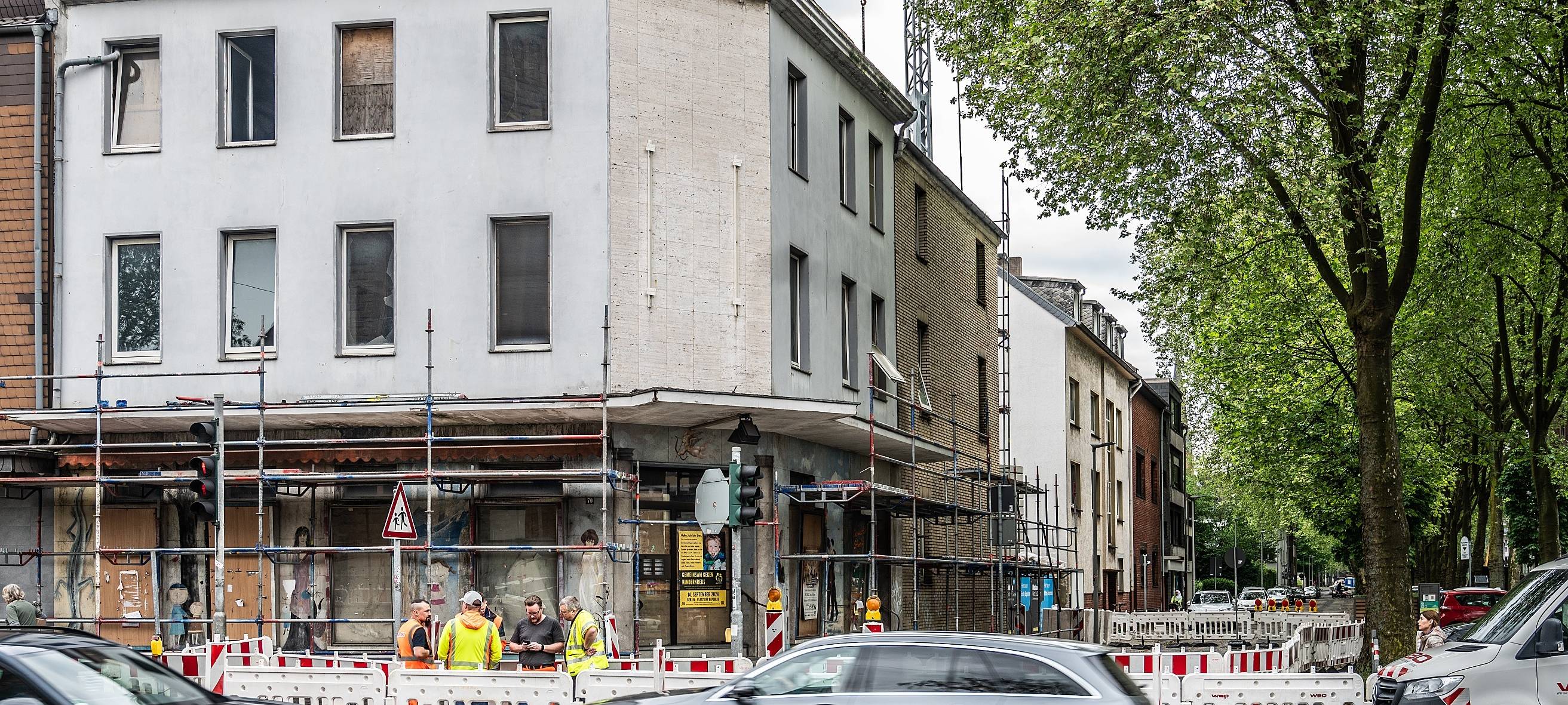 Arbeiten an marodem Haus an Mülheimer Straße laufen