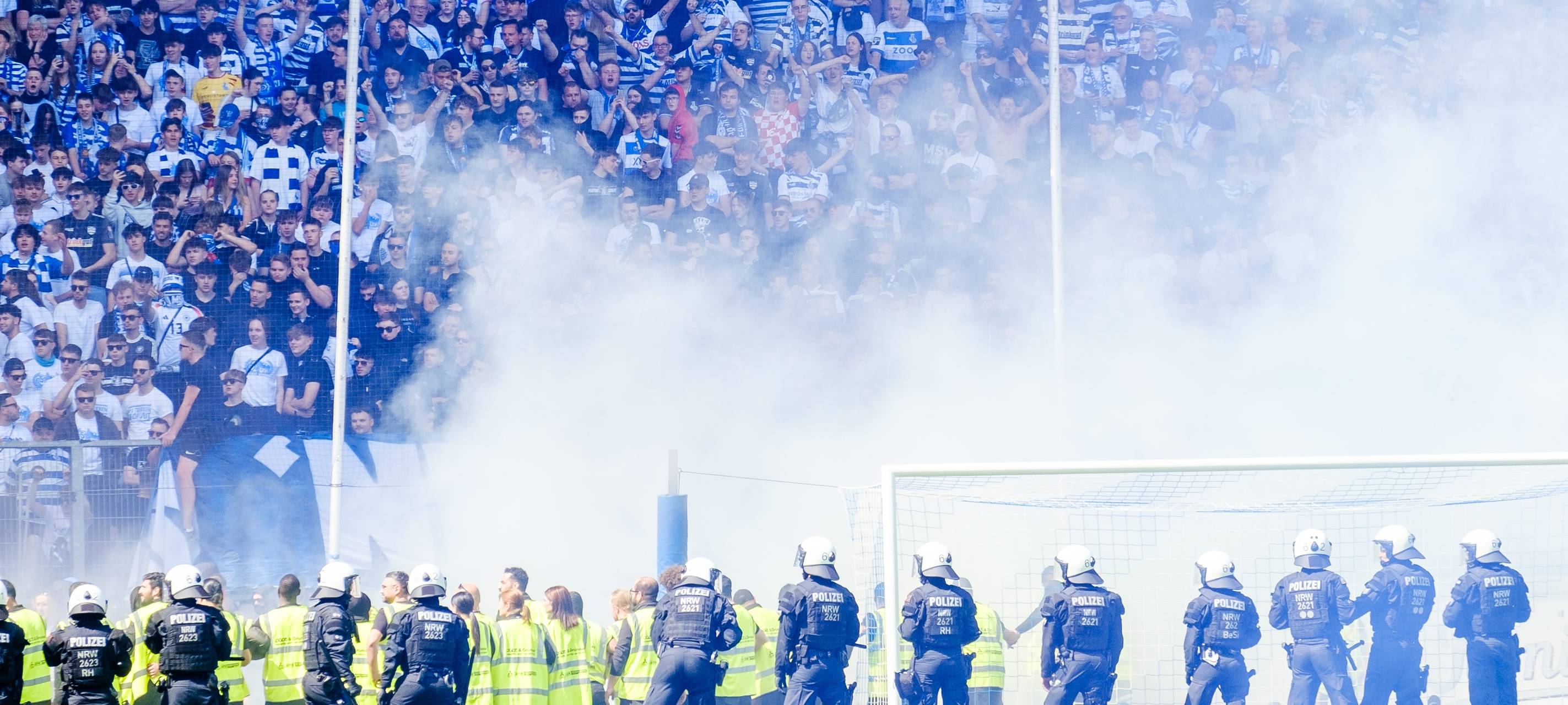 Chaos-Fans blamieren Absteiger MSV