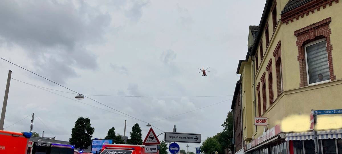 Fußgänger von LKW erfasst