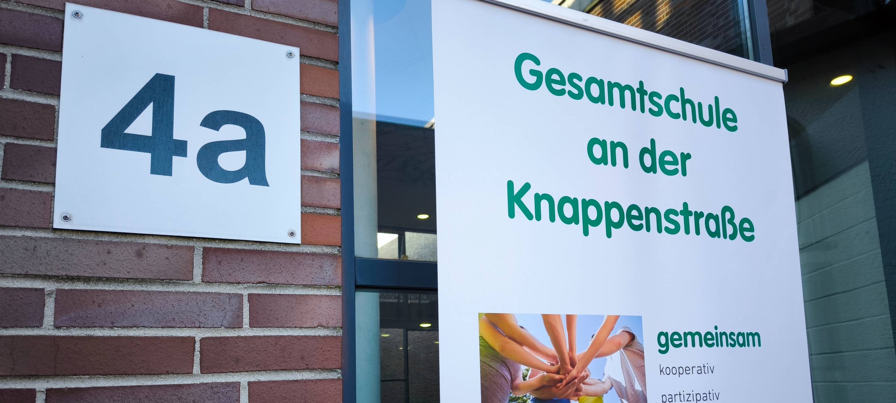 Alte Wohnheime werden zu Klassenräumen