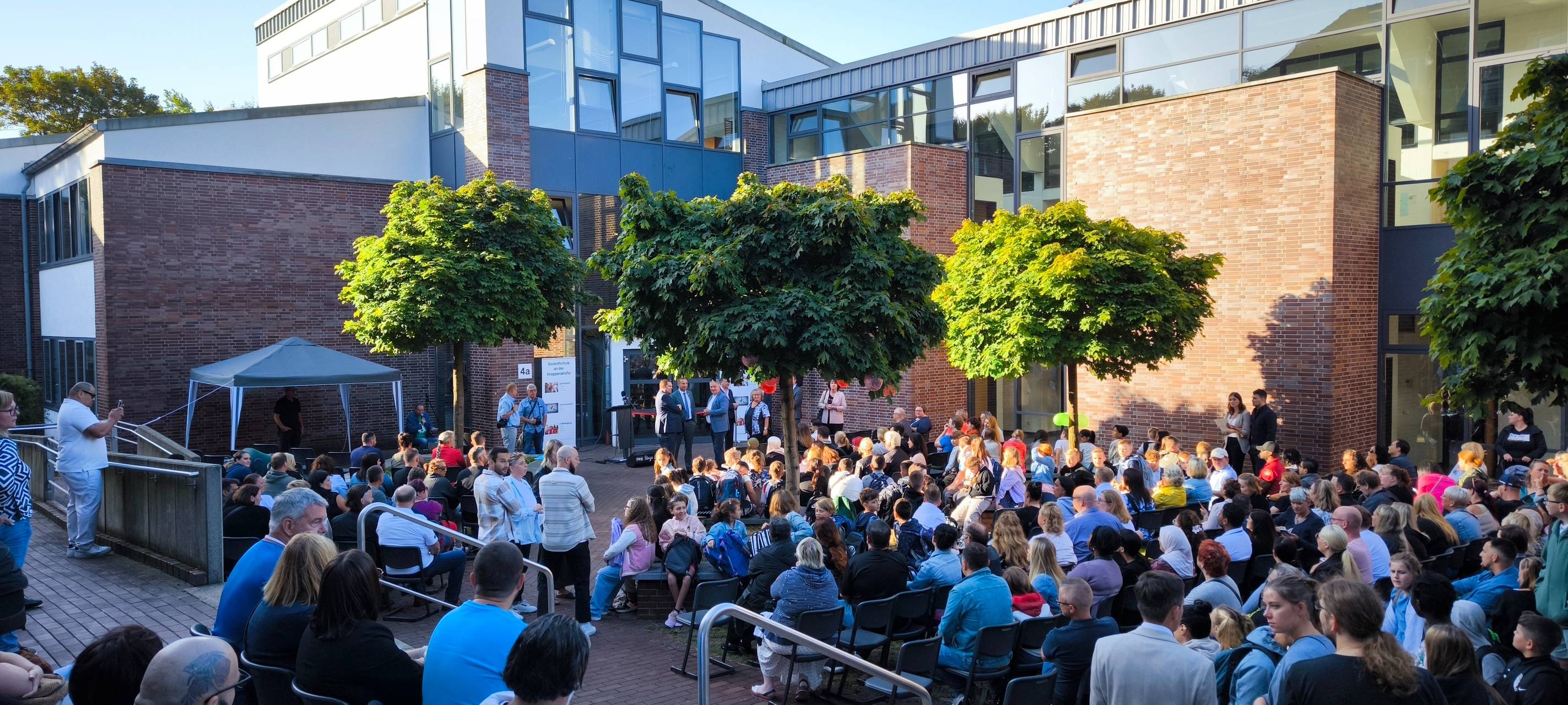 Neue Gesamtschule nimmt Betrieb auf