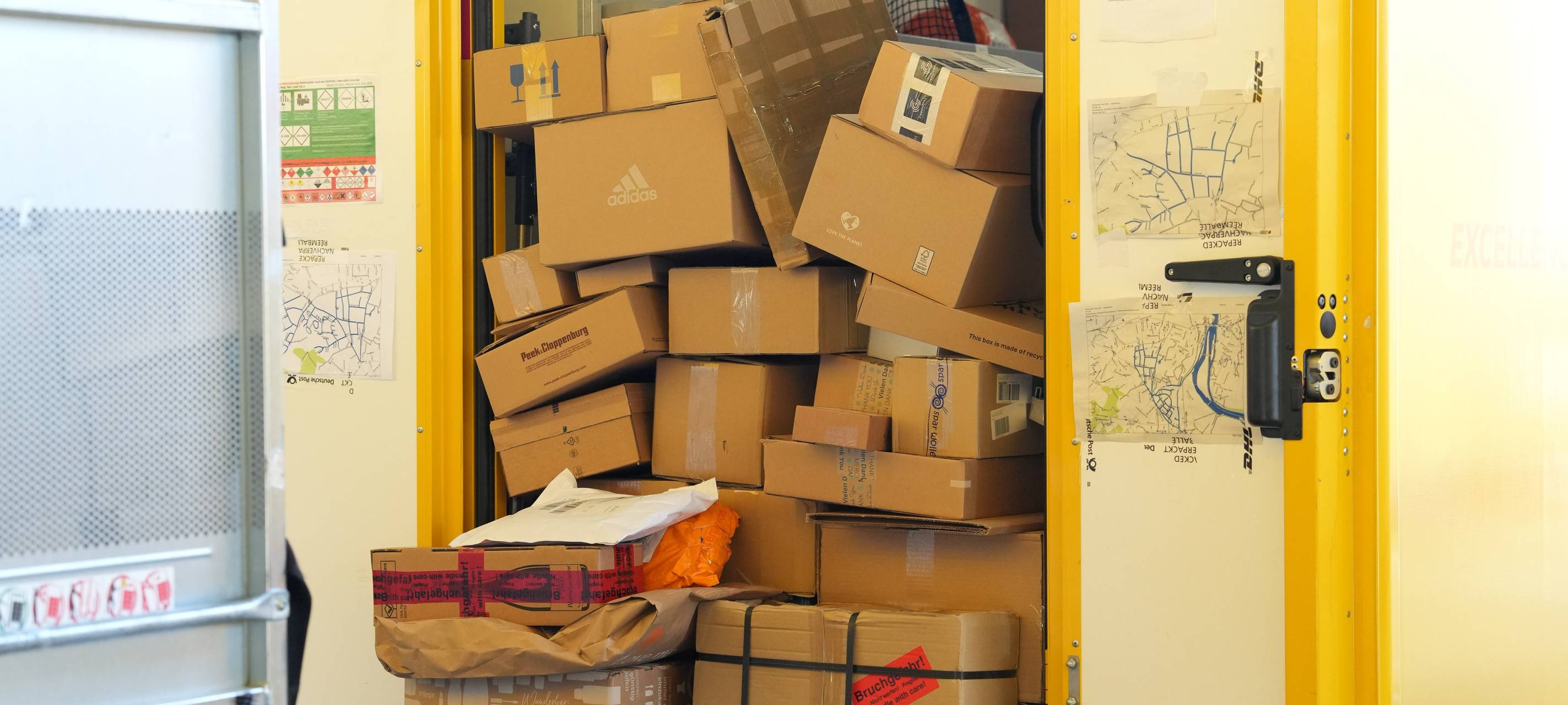 Dreister Diebstahl: DHL-Wagen verschwunden