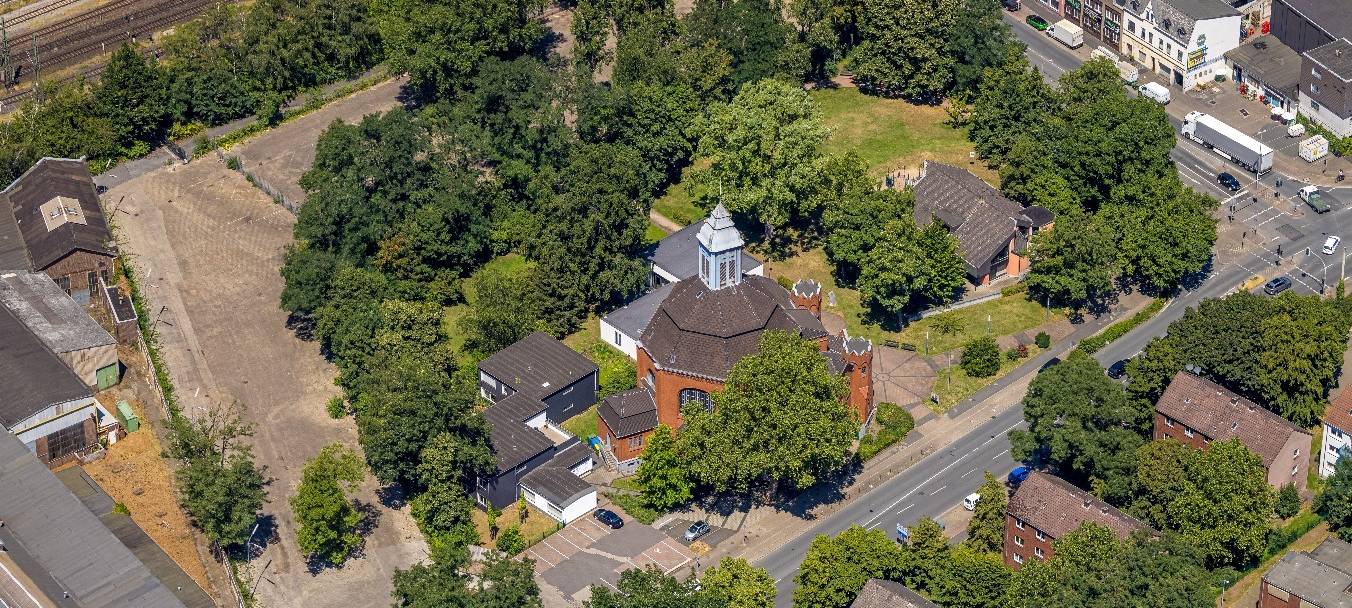 Kirche lädt zum Spielen und Toben ein