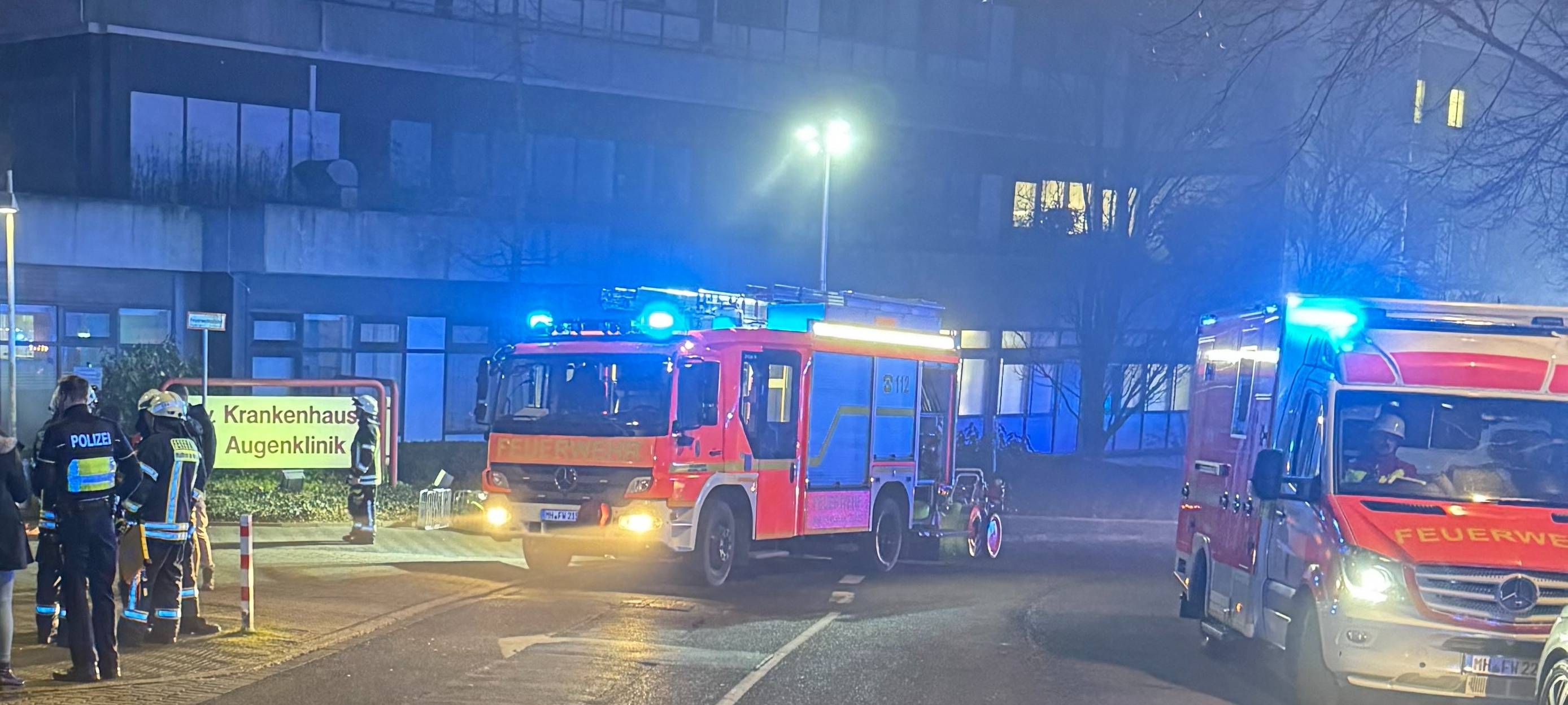Großeinsatz in Mülheim: Oberhausener Feuerwehr unterstützt