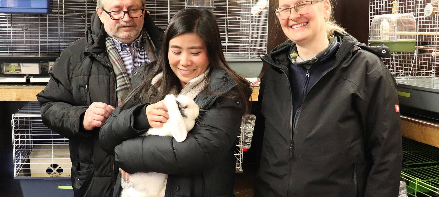 Aktion: Klinik-Mitarbeiter spenden für Tierheim