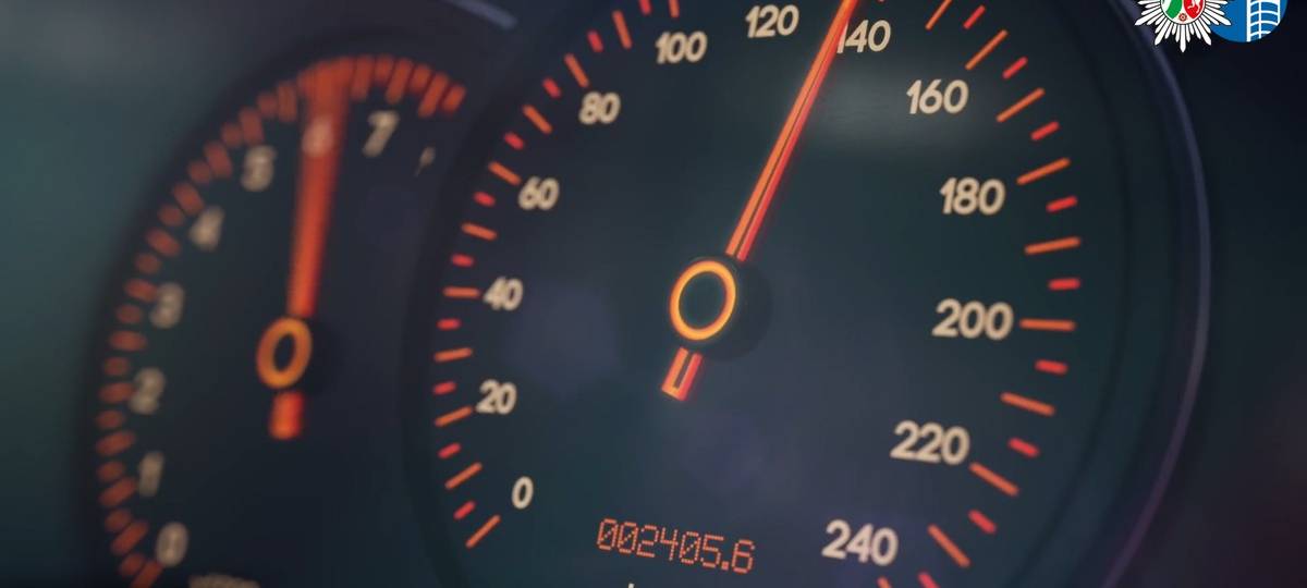 Auto nach Alleinrennen beschlagnahmt