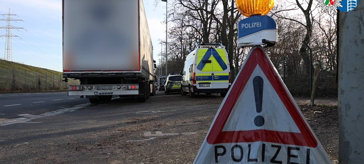 Polizeikontrollen: mehrere LKW nicht verkehrssicher