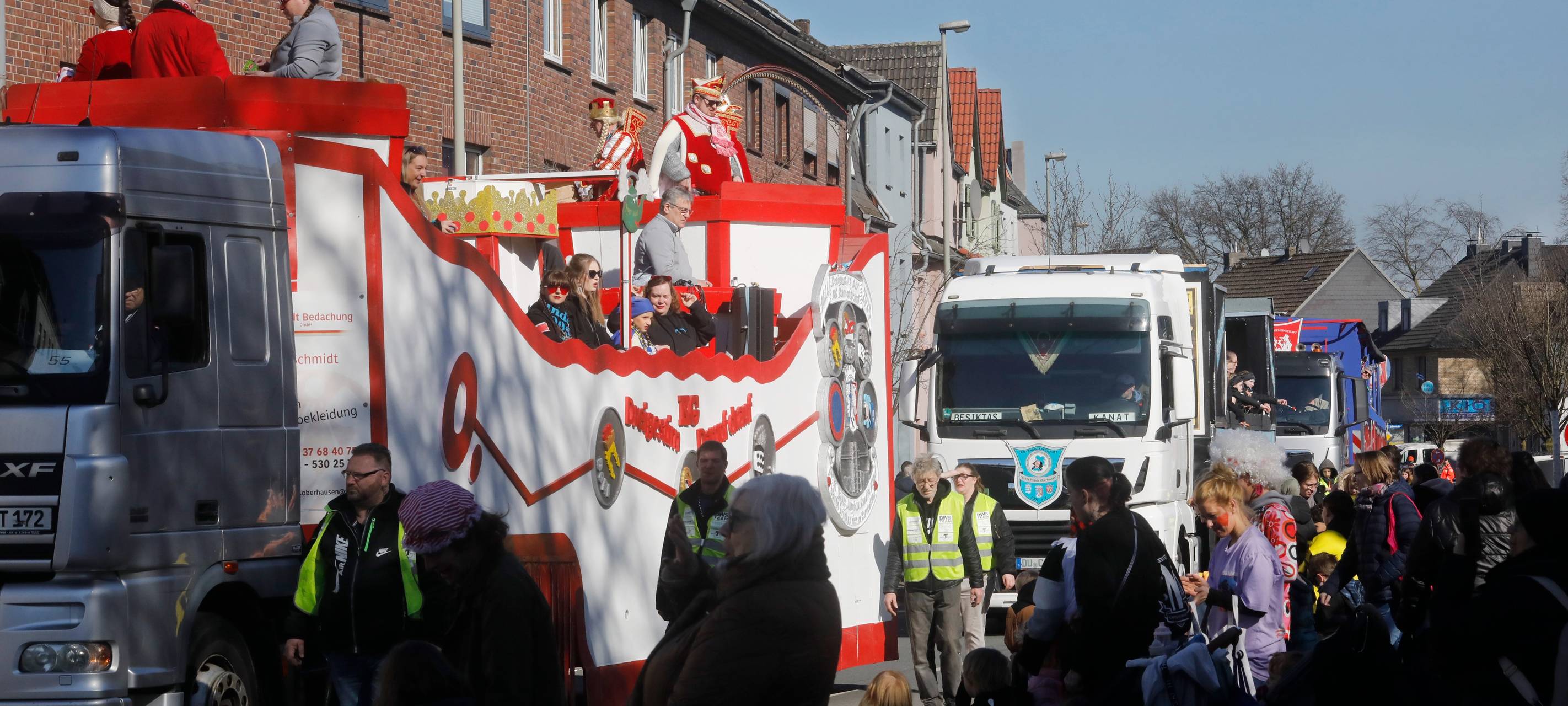 Rosenmontagszüge friedlich und entspannt