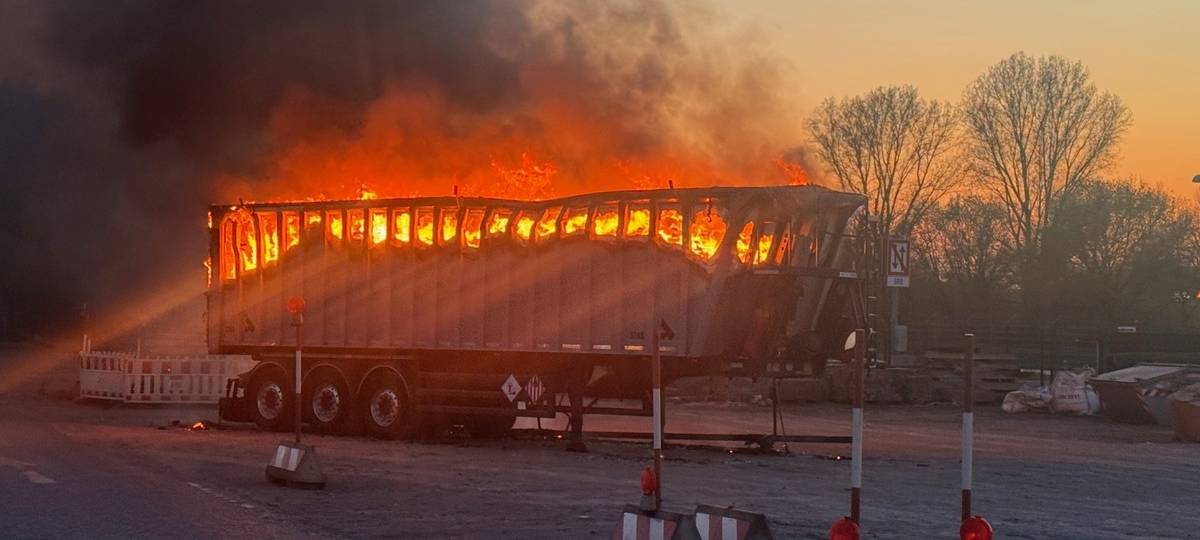 Ladung in Flammen aufgegangen