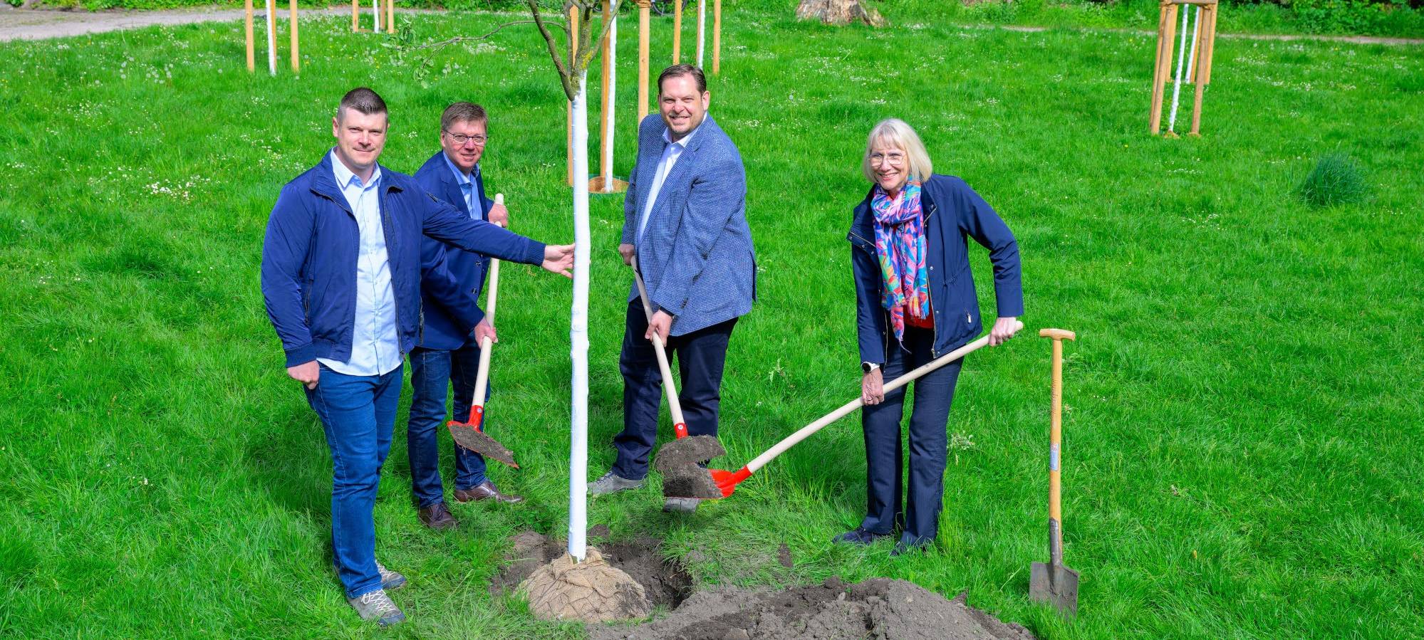 Ziel übertroffen: Mehr als 1.000 neue Bäume in Oberhausen