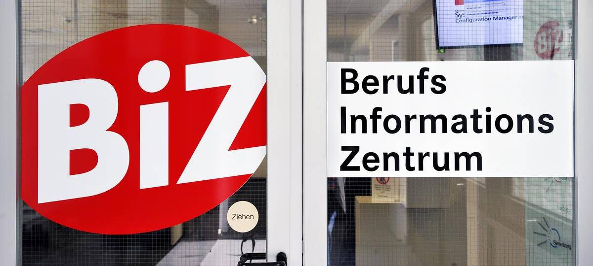 Tag der Berufe in Uniform: Info-Nachmittag im BiZ Oberhausen