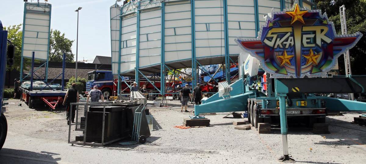 Fronleichnamskirmes: Fast alle Großfahrgeschäfte stehen