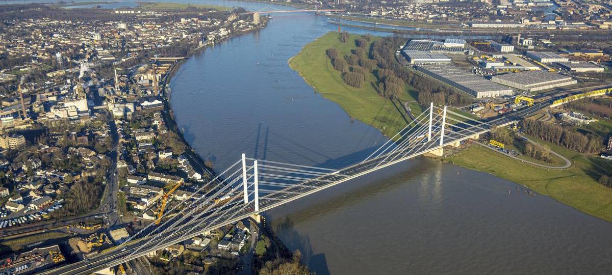 Tempo 40 auf A40-Brücke Neuenkamp