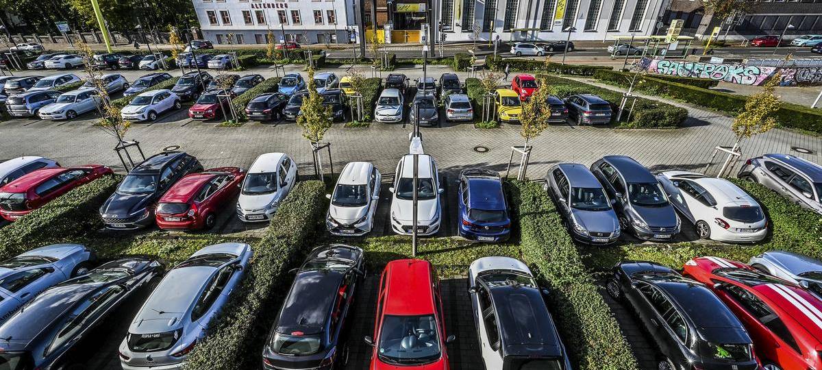 Hansaparkplatz am HBF teilweise vollgesperrt