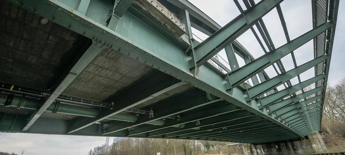 Brücke an der Ulmenstraße gesperrt