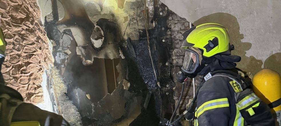 Brand in Zwischenwand