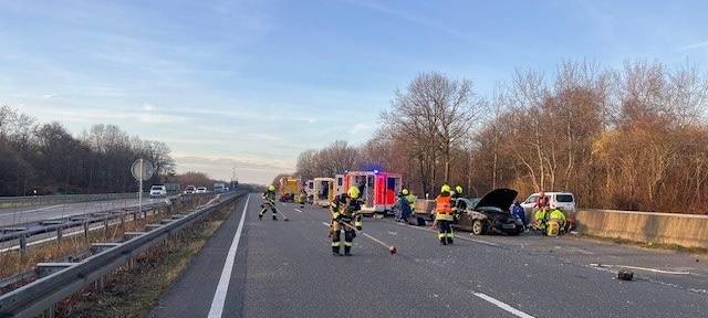 A516: Schwerer Unfall sorgt für Staus