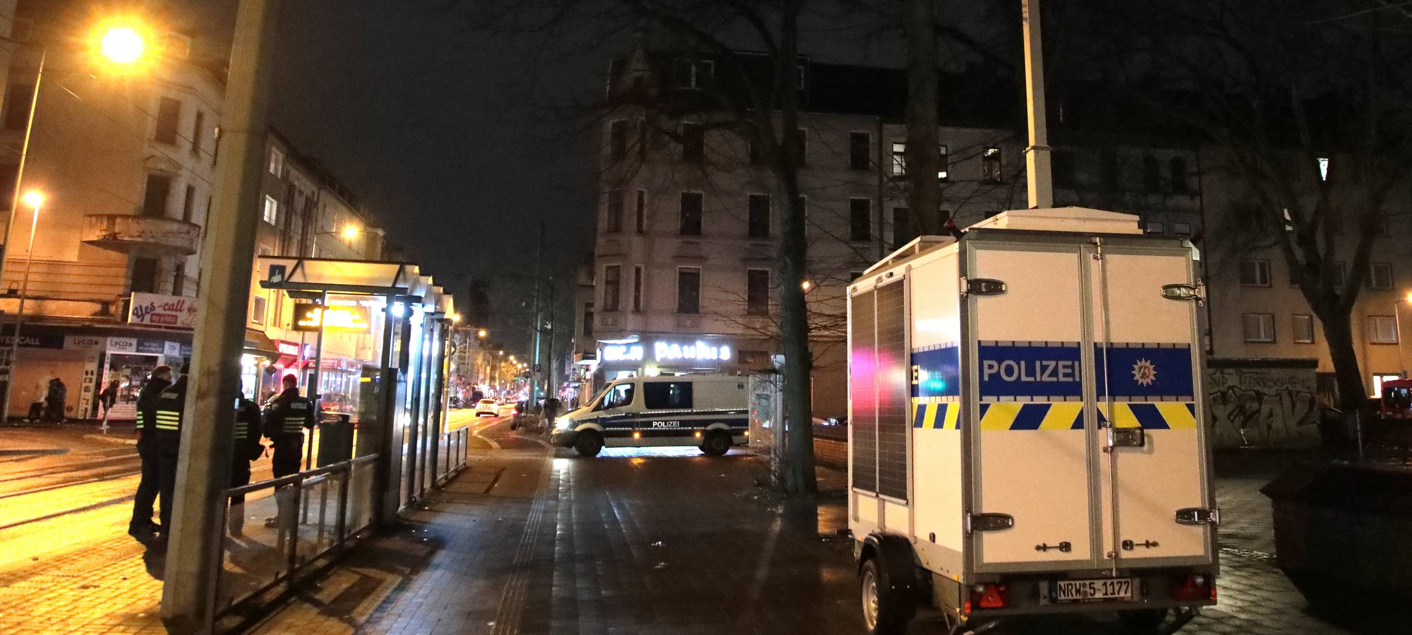 Silvesternacht: Hunderte Einsätze und Angriffe auf Helfer