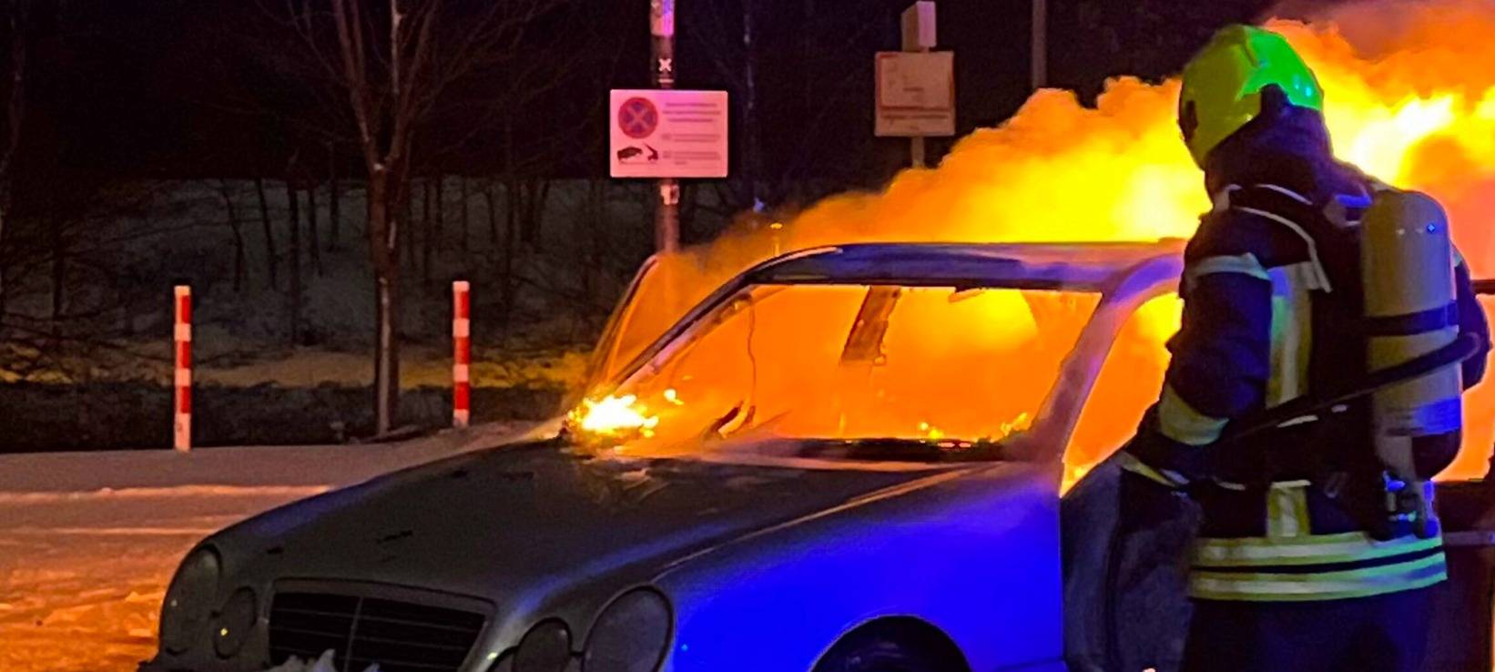 Rauchen beim Tanken - zwei Menschen verletzt