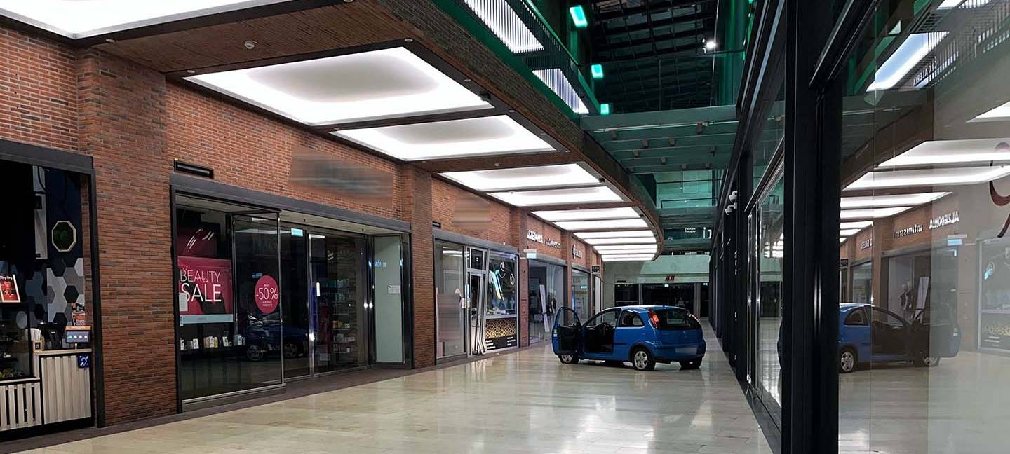 Duisburg: Einbrecher rasen mit Auto in Juweliergeschäft