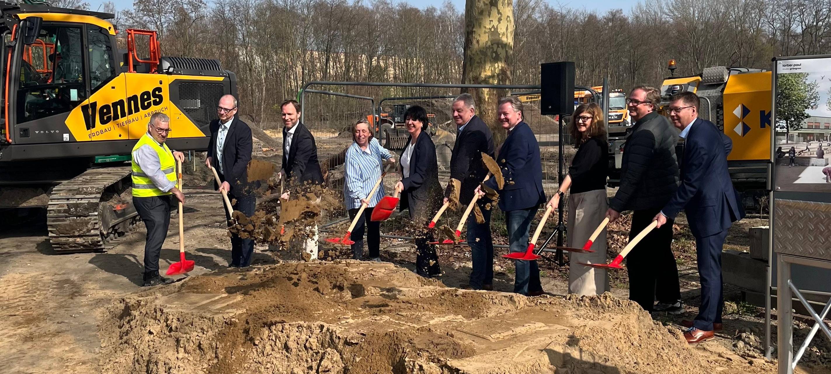 Bau der Gesamtschule an der Knappenstraße gestartet