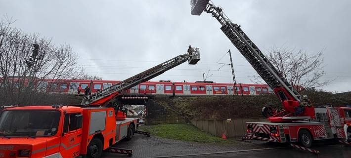 Fahrgäste aus S-Bahn gerettet