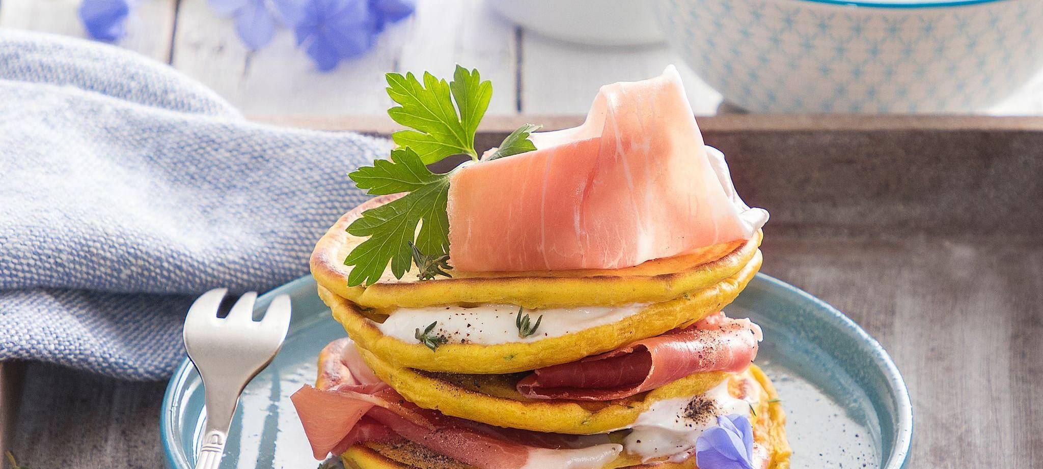 Kräuterpfannkuchen mit Parmaschicken