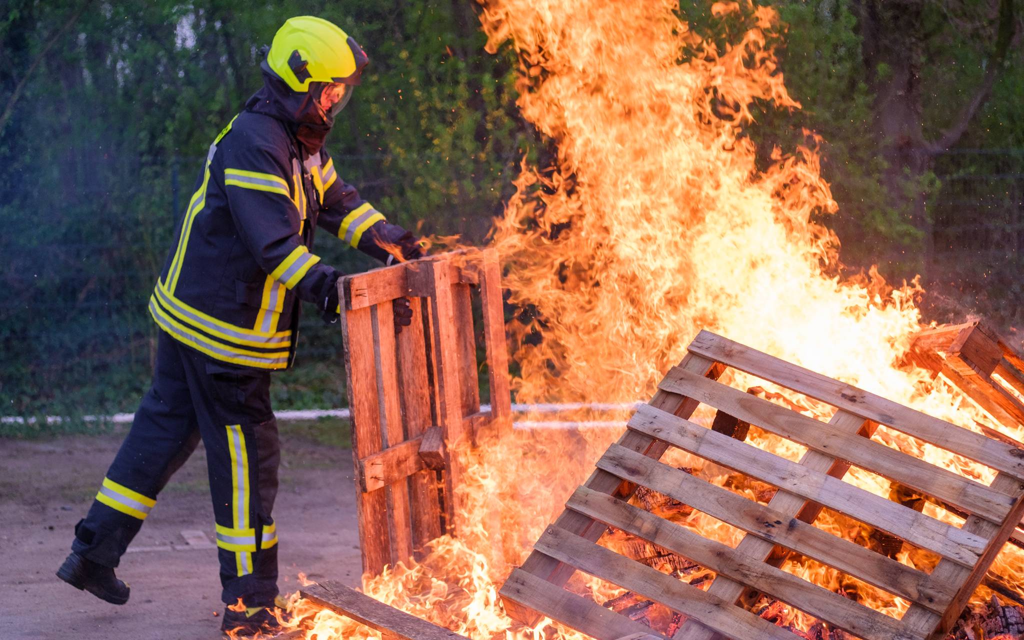 Wieder zahlreiche Osterfeuer in Oberhausen