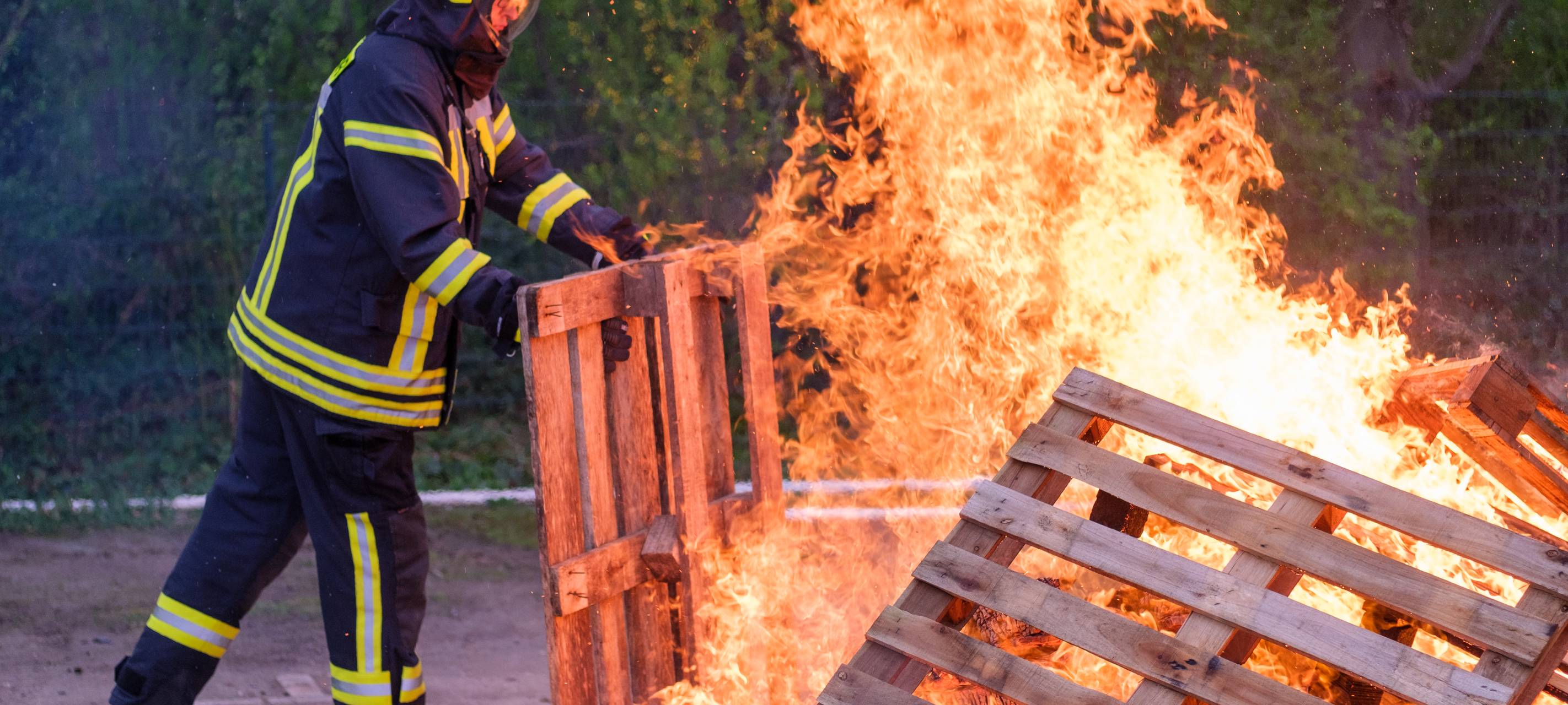 Wieder zahlreiche Osterfeuer in Oberhausen