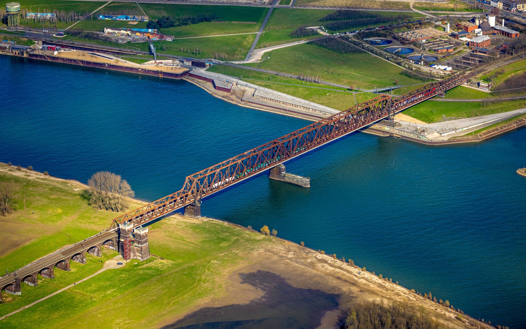 Zugreise über verborgene Gleise des Ruhrgebiets