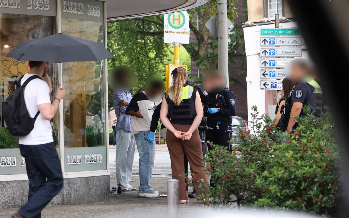 Großkontrolle gegen Messergewalt: 3 Festnahmen in Oberhausen