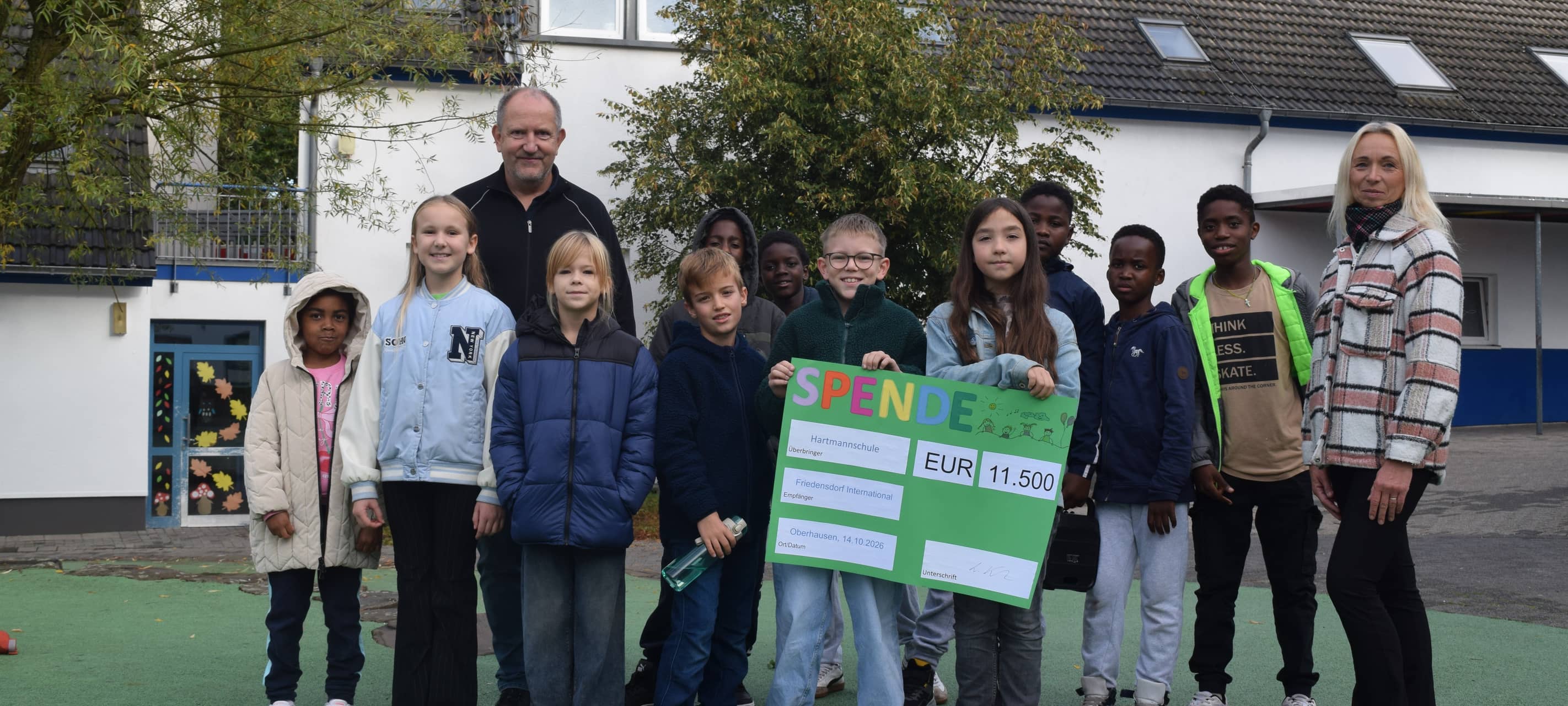 Oberhausen: Hartmannschule spendet 11.500 Euro