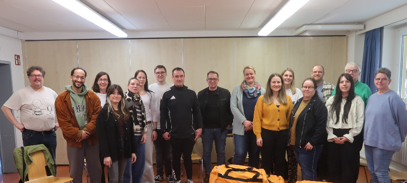 Verkehrswacht verteilt Bewegungstaschen an Schulen